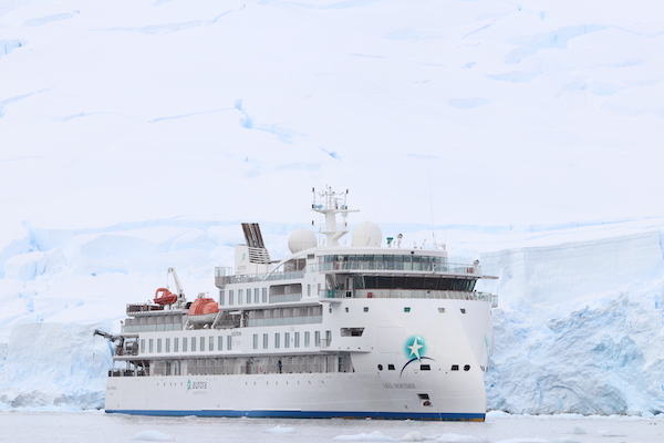 X-bow design ship- Antarctica 3.jpg