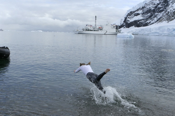 Swimming In Antarctica: For the Adrenaline Junkies!