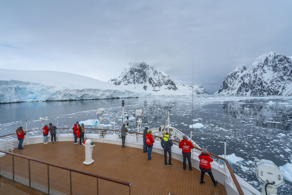 Balancing Antarctic tourism with environmental impact